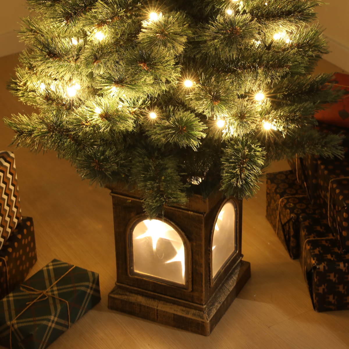 HOMCOM 4ft Artificial Christmas Tree with 80 Warm White LEDs & Remote