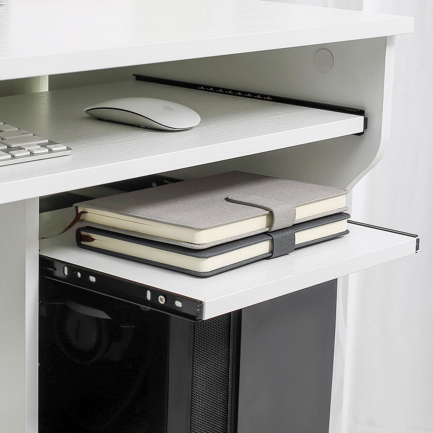 HOMCOM White Mobile Computer Desk with Sliding Keyboard Tray and Brakes