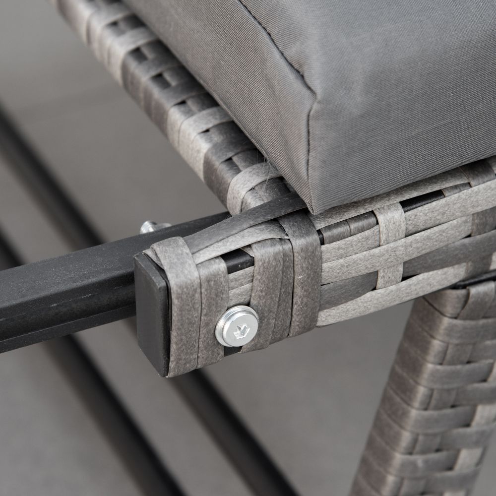 Convertible Rattan Daybed Sofa with Cushions - Perfect for Outdoor Relaxation