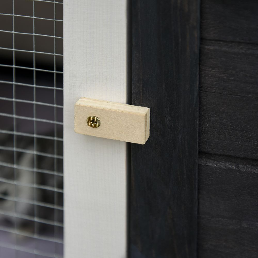 Spacious Wooden Rabbit Hutch with Openable Roof & Easy Cleaning Tray