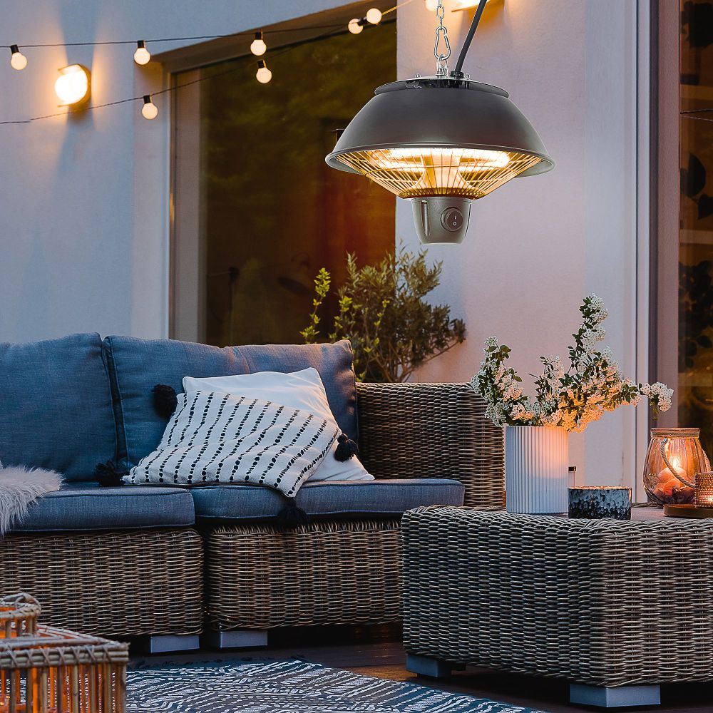 Outsunny 600W Hanging Infrared Patio Heater - Versatile Indoor/Outdoor Warmth